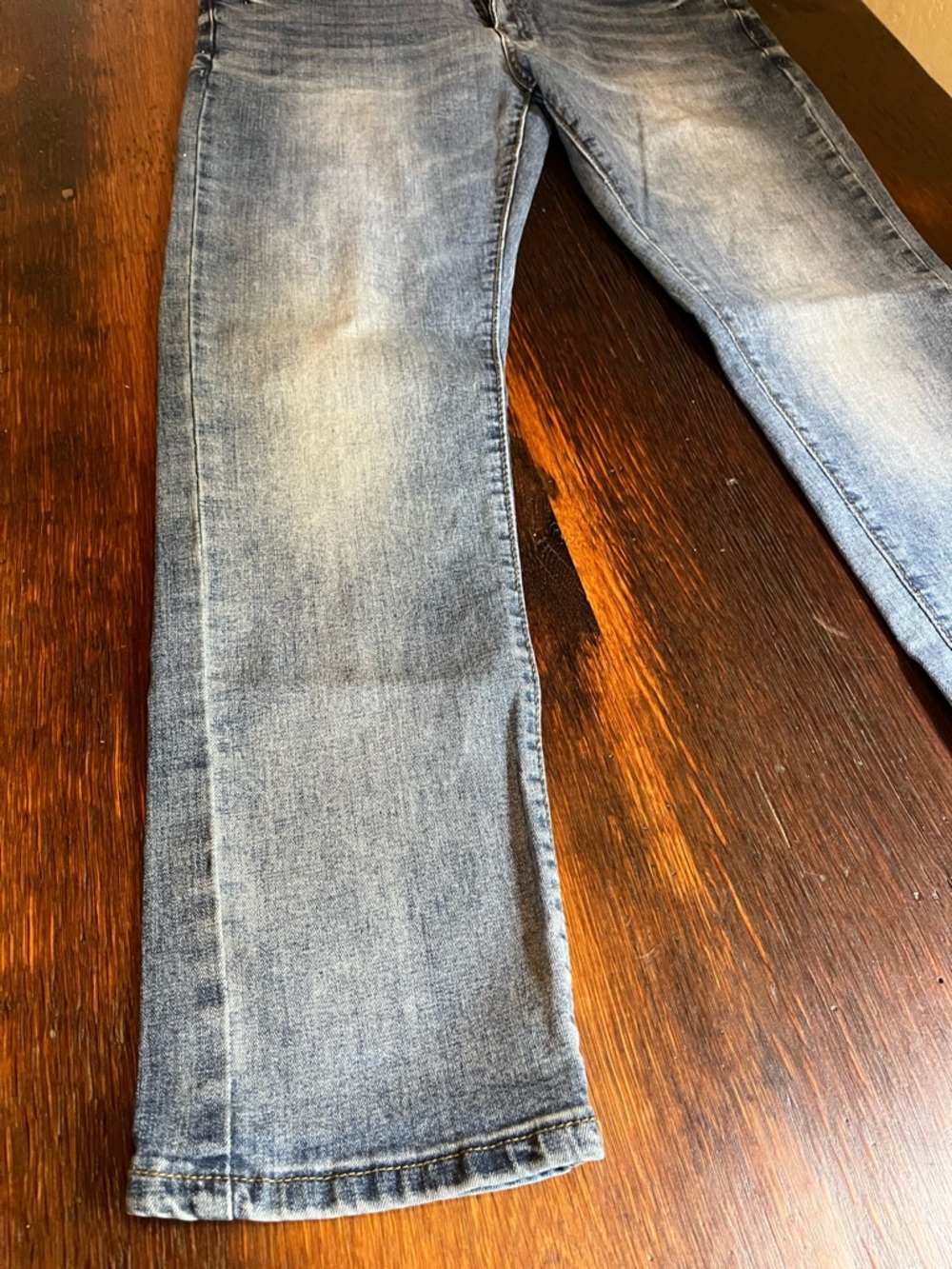 Men's Classic Aeropostale Size 36/30 Medium Wash Skinny Blue Jeans